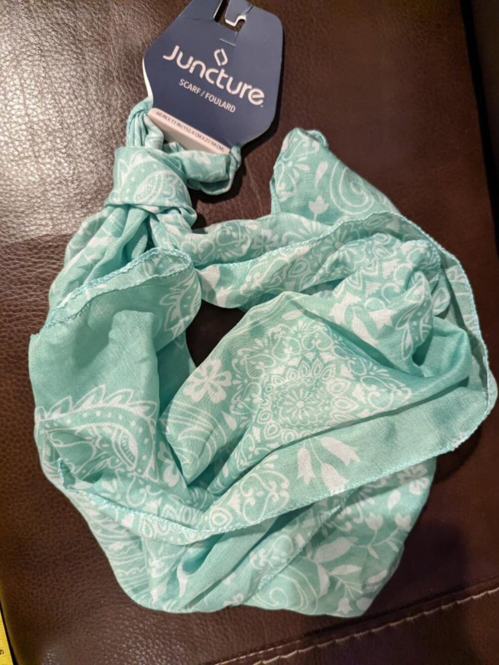 Brand New Beautiful Light Green with white Patterns Juncture Scarf.